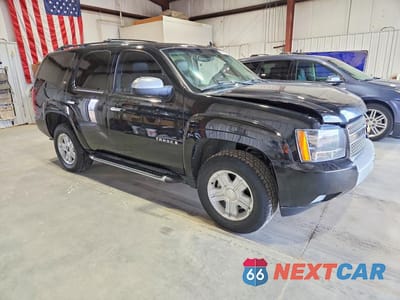 Czwarte zdjęcie samochodu z boku: 2007 CHEVROLET TAHOE K1500 VIN:1GNFK13067R412104 - miniatura
