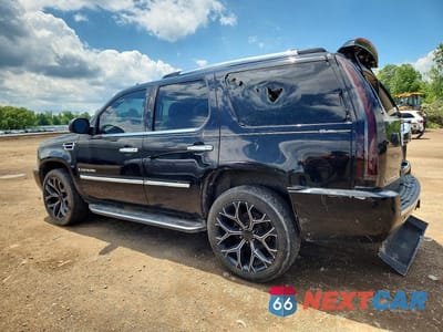 Drugie zdjęcie samochodu z przodu: 2007 CADILLAC ESCALADE LUXURY VIN:1GYFK63827R199206 - miniatura