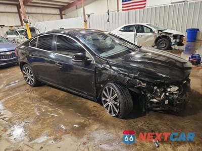 Czwarte zdjęcie samochodu z boku: 2016 VOLVO S60 PLATINUM VIN:YV149MFM5G2395245 - miniatura