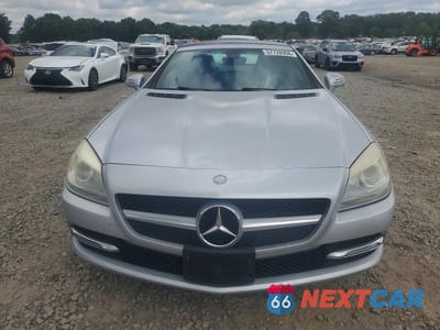 Piąte zdjęcie samochodu w środku: 2013 MERCEDES-BENZ SLK 250 VIN:WDDPK4HA7DF069175 - miniatura