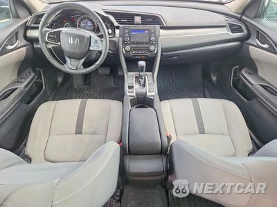 Zdjęcie 8 z 13 samochodu: 2018 HONDA CIVIC LX VIN:2HGFC2F54JH550137 - miniatura