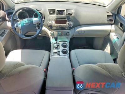 Zdjęcie 8 z 13 samochodu: 2012 TOYOTA HIGHLANDER BASE VIN:5TDZK3EH7CS083025 - miniatura