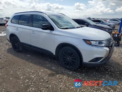 Czwarte zdjęcie samochodu z boku: 2020 MITSUBISHI OUTLANDER SE VIN:JA4AZ3A33LZ030124 - miniatura