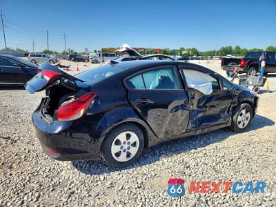 Trzecie zdjęcie samochodu z tyłu: 2017 KIA FORTE LX VIN:3KPFK4A78HE135897 - miniatura