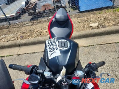 Piąte zdjęcie samochodu w środku: 2025 KAWASAKI EX500 VIN:ML5EXGG13SDA62042 - miniatura
