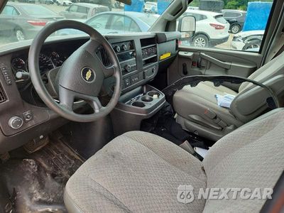Zdjęcie 8 z 13 samochodu: 2018 CHEVROLET EXPRESS 2500 DELIVERY VAN VIN:1GCWGAFP9J1286927 - miniatura