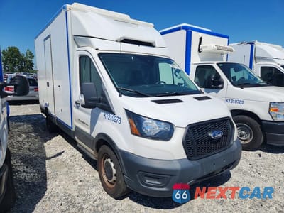 Czwarte zdjęcie samochodu z boku: 2022 FORD TRANSIT DELIVERY TRUCK VIN:1FDBW5Z84NKA01530 - miniatura