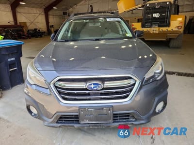 Piąte zdjęcie samochodu w środku: 2018 SUBARU OUTBACK 2.5I LIMITED VIN:4S4BSANCXJ3349898 - miniatura