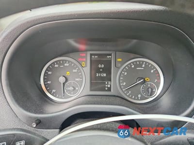 Zdjęcie 9 z 12 samochodu: 2021 MERCEDES-BENZ METRIS VIN:W1XV0CEY7M3943271 - miniatura