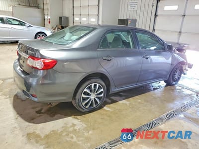 Trzecie zdjęcie samochodu z tyłu: 2013 TOYOTA COROLLA LE VIN:5YFBU4EE0DP127058 - miniatura