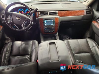 Zdjęcie 8 z 13 samochodu: 2010 CHEVROLET SUBURBAN K1500 LT VIN:1GNUKJE3XAR200490 - miniatura