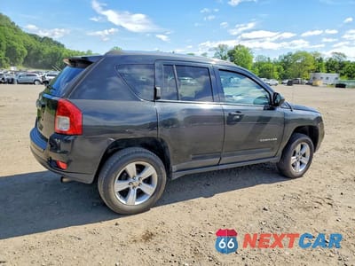 Trzecie zdjęcie samochodu z tyłu: 2011 JEEP COMPASS VIN:1J4NF1FB3BD136289 - miniatura