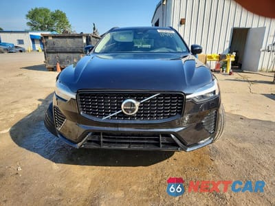Piąte zdjęcie samochodu w środku: 2025 VOLVO XC60 PLUS VIN:YV4M12RC4S1113077 - miniatura