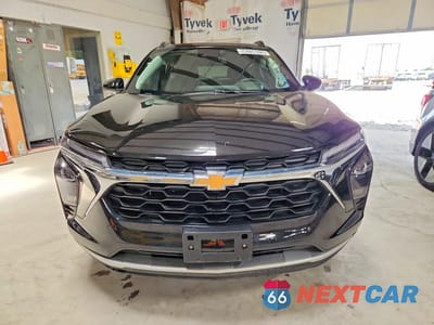 Piąte zdjęcie samochodu w środku: 2025 CHEVROLET TRAX 1LT VIN:KL77LHEP1SC235791 - miniatura