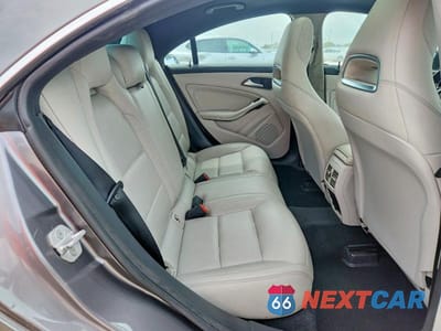Zdjęcie 10 z 12 samochodu: 2014 MERCEDES-BENZ CLA 45 AMG VIN:WDDSJ5CB1EN086676 - miniatura