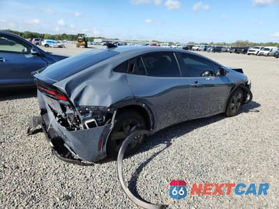 Trzecie zdjęcie samochodu z tyłu: 2026 TOYOTA PRIUS LE VIN:JTDACAAU2T3075403 - miniatura