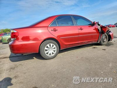 Trzecie zdjęcie samochodu z tyłu: 2005 TOYOTA CAMRY LE VIN:4T1BE32K25U077541 - miniatura