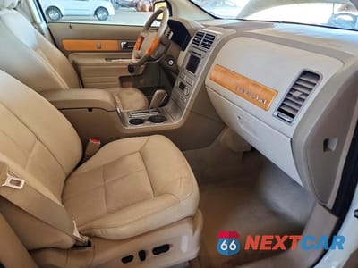 Zdjęcie 7 z 13 samochodu: 2007 LINCOLN MKX VIN:2LMDU88C17BJ35192 - miniatura