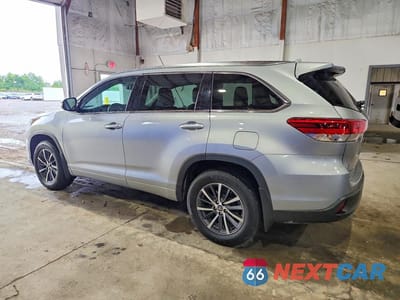 Drugie zdjęcie samochodu z przodu: 2017 TOYOTA HIGHLANDER XLE VIN:5TDJZRFH6HS374729 - miniatura