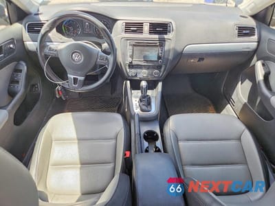 Zdjęcie 8 z 12 samochodu: 2013 VOLKSWAGEN JETTA HYBRID VIN:3VW637AJ9DM276906 - miniatura