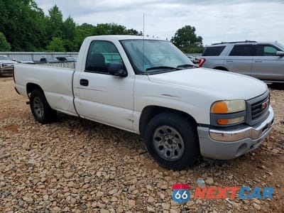 Czwarte zdjęcie samochodu z boku: 2007 GMC NEW SIERRA C1500 CLASSIC VIN:3GTEC14X77G241022 - miniatura