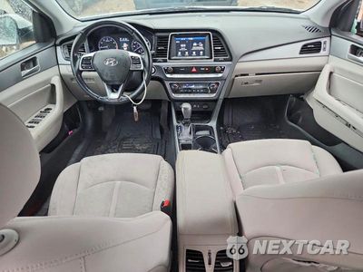 Zdjęcie 8 z 12 samochodu: 2019 HYUNDAI SONATA SEL VIN:5NPE34AF9KH815455 - miniatura