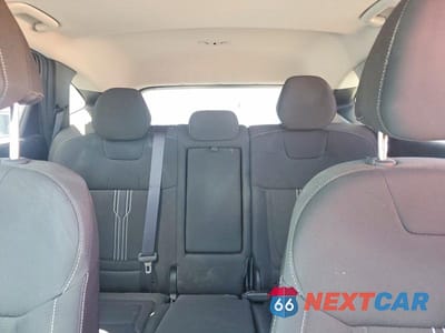 Zdjęcie 10 z 13 samochodu: 2022 HYUNDAI TUCSON SEL VIN:5NMJFCAE3NH027988 - miniatura