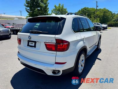 Trzecie zdjęcie samochodu z tyłu: 2013 BMW X5 XDRIVE35I VIN:5UXZV4C53D0E11293 - miniatura