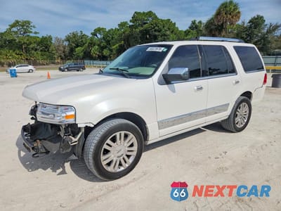 2011 LINCOLN NAVIGATOR 5LMJJ2H5XBEJ08492 - główne zdjęcie licytacji z USA - miniatura
