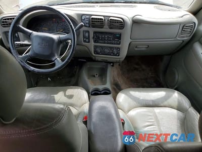Zdjęcie 8 z 12 samochodu: 2001 CHEVROLET BLAZER VIN:1GNDT13W31K204271 - miniatura