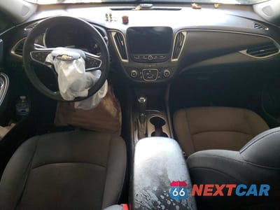 Zdjęcie 8 z 12 samochodu: 2019 CHEVROLET MALIBU LS VIN:1G1ZB5ST8KF101284 - miniatura