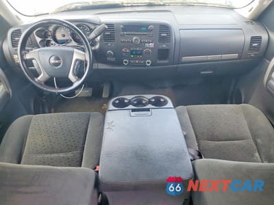Zdjęcie 8 z 12 samochodu: 2008 GMC SIERRA K1500 VIN:2GTEK13M481151346 - miniatura