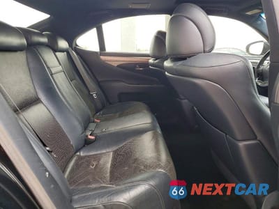 Zdjęcie 10 z 13 samochodu: 2014 LEXUS LS 460 VIN:JTHBL5EFXE5131651 - miniatura