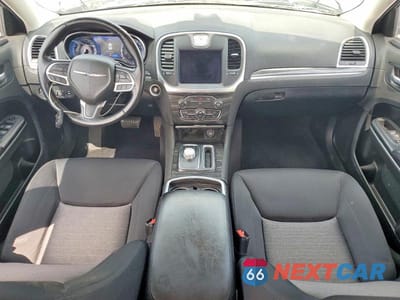Zdjęcie 8 z 12 samochodu: 2021 CHRYSLER 300 TOURING VIN:2C3CCAAG5MH601318 - miniatura