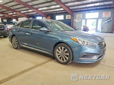 Czwarte zdjęcie samochodu z boku: 2015 HYUNDAI SONATA SPORT VIN:5NPE34AF2FH221621 - miniatura