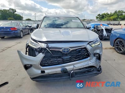 Piąte zdjęcie samochodu w środku: 2021 TOYOTA HIGHLANDER HYBRID LIMITED VIN:5TDYARAH6MS005151 - miniatura