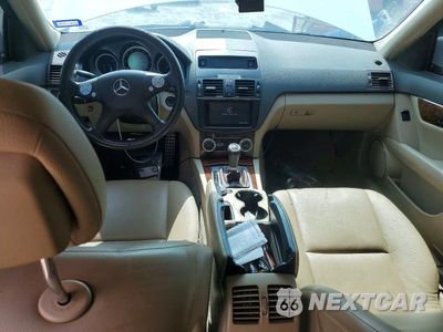 Zdjęcie 8 z 13 samochodu: 2010 MERCEDES-BENZ C 300 VIN:WDDGF5EB6AR130825 - miniatura