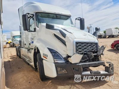 2025 VOLVO VNL SEMI TRUCK 4V4NC9EH1SN668531 - główne zdjęcie licytacji z USA - miniatura