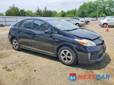 Czwarte zdjęcie samochodu z boku: 2015 TOYOTA PRIUS FOUR VIN:JTDKN3DU3F1908664 - miniatura
