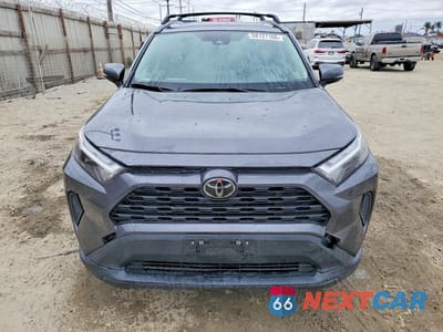 Piąte zdjęcie samochodu w środku: 2024 TOYOTA RAV4 XLE VIN:JTMW1RFV9RJ026960 - miniatura