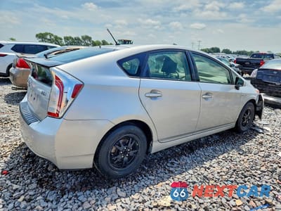 Trzecie zdjęcie samochodu z tyłu: 2015 TOYOTA PRIUS TWO VIN:JTDKN3DU9F1992750 - miniatura