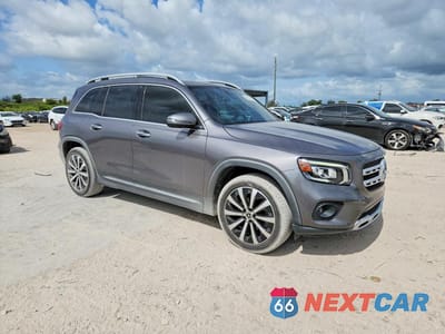 Czwarte zdjęcie samochodu z boku: 2022 MERCEDES-BENZ GLB 250 VIN:W1N4M4GB2NW196606 - miniatura
