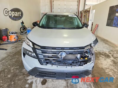 Piąte zdjęcie samochodu w środku: 2024 NISSAN ROGUE S VIN:5N1BT3AA6RC712593 - miniatura