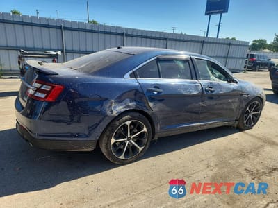 Trzecie zdjęcie samochodu z tyłu: 2016 FORD TAURUS SHO VIN:1FAHP2KT9GG108576 - miniatura