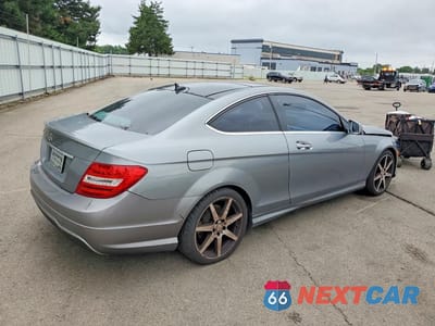 Trzecie zdjęcie samochodu z tyłu: 2015 MERCEDES-BENZ C 250 VIN:WDDGJ4HB5FG393993 - miniatura