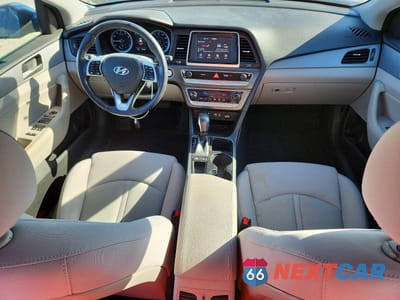 Zdjęcie 8 z 12 samochodu: 2019 HYUNDAI SONATA SEL VIN:5NPE34AF9KH778567 - miniatura