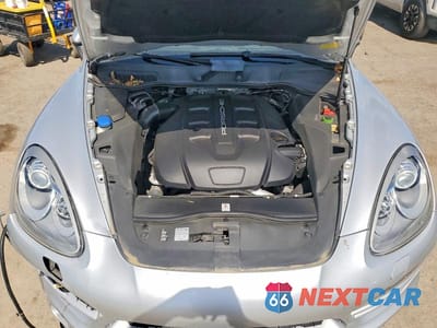 Zdjęcie 12 z 13 samochodu: 2013 PORSCHE CAYENNE VIN:WP1AF2A2XDLA39924 - miniatura