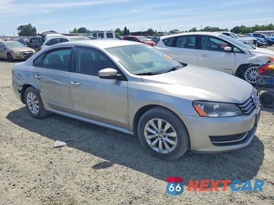 Czwarte zdjęcie samochodu z boku: 2013 VOLKSWAGEN PASSAT S VIN:1VWAP7A37DC071327 - miniatura