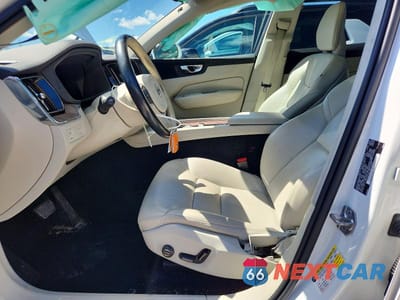 Zdjęcie 7 z 13 samochodu: 2021 VOLVO XC60 T6 MOMENTUM VIN:YV4A22RKXM1777054 - miniatura