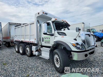 2022 INTERNATIONAL HV607 DUMP TRUCK 3HAEKTAT4NL658226 - główne zdjęcie licytacji z USA - miniatura